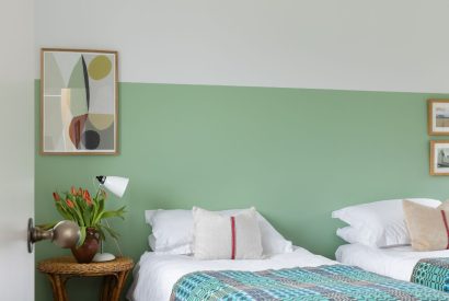 A twin bedroom at Campion Barn, Bude, Cornwall