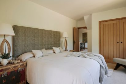 A king size bedroom at Chipping House, Cotswolds