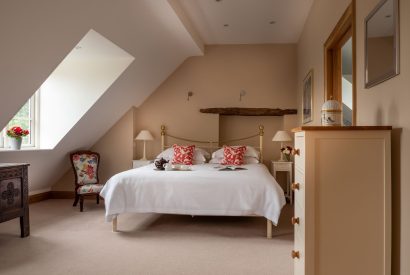 A double bedroom at Cotswold Retreat, Cotswolds