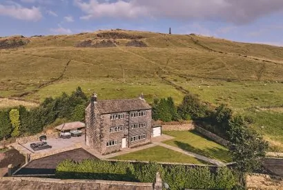 The exterior of Rye Top Farm, Uppermill, Peak District