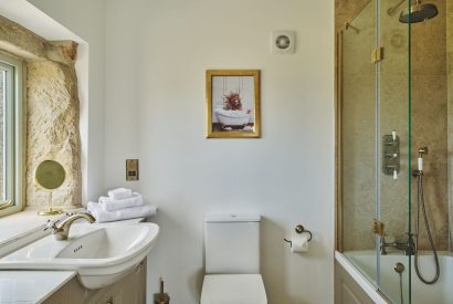 A bathroom at Rye Top Farm, Uppermill, Peak District