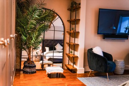 A king size bedroom at Meadfoot Manor, Torquay, Devon