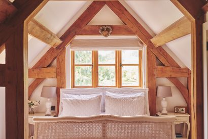 A bedroom at Apple Tree Cottage, Cotswolds