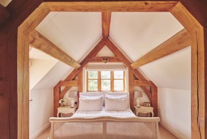 A bedroom at Apple Tree Cottage, Cotswolds