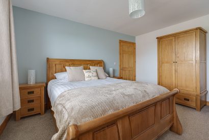 A bedroom at Ty Llewelyn, Llyn Peninsula