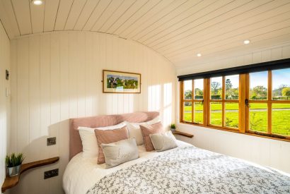 The bedroom at The Shepherd's Retreat, Worcestershire