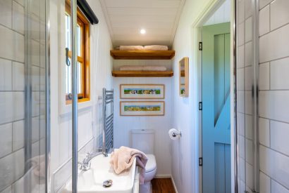 The bathroom at The Shepherd's Retreat, Worcestershire