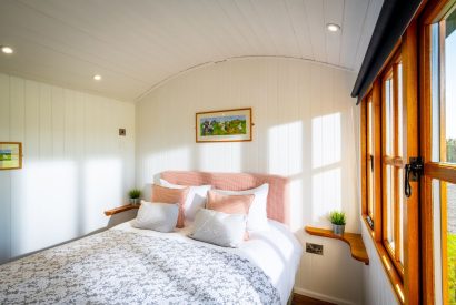 The bedroom at The Shepherd's Retreat, Worcestershire