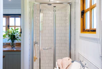 The bathroom at The Shepherd's Retreat, Worcestershire