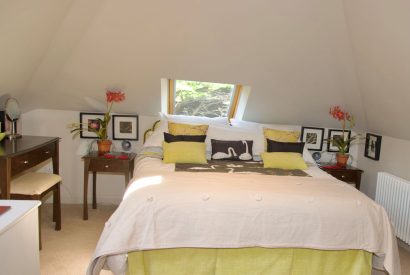 A king size bedroom at Ocean Beach House, Devon