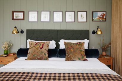 A double bedroom at Alder Grand Suite, Cotswolds