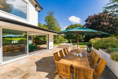 Outdoor dining at Garden Cottage, Cheshire