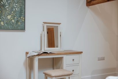 Dressing table at Arkle, Shropshire