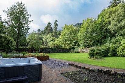 The private hot tub at Lomond House, Loch Lomond