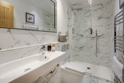 A shower room at Lomond House, Loch Lomond