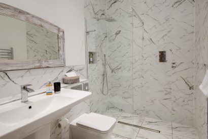 A shower room at Lomond House, Loch Lomond