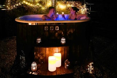 The wood fired hot tub at Piglet's Hideaway, Cotswolds