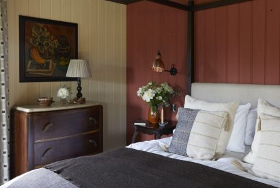 A double bedroom at Lakeside Cabin, Cotswolds