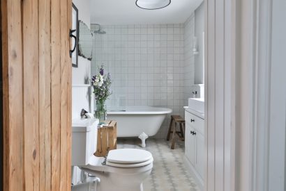 A bathroom at Fox Cottage, Cotswolds