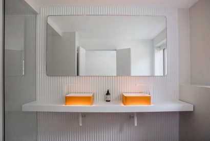 An en-suite bathroom at Dubh Lodge, Aberfeldy, Perthshire