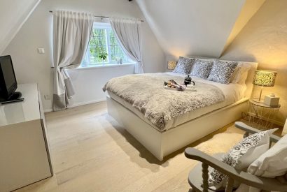 A double bedroom at Willow Cottage, Cotswolds