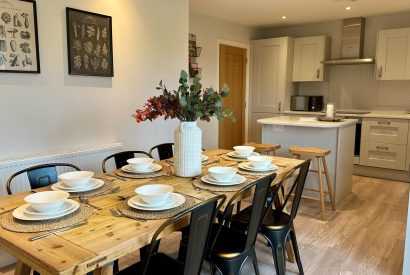 The kitchen diner at Honey Stone Cottage, Cotswolds