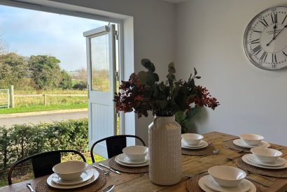 The kitchen diner at Honey Stone Cottage, Cotswolds