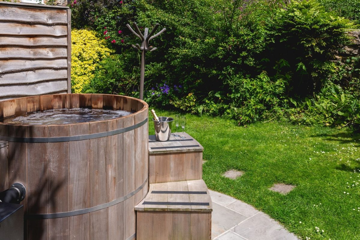 The hot tub at The Georgian Cottage, Dorset