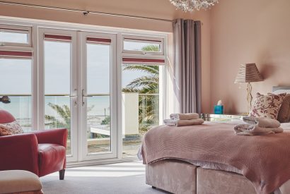 A bedroom at Beach Manor, West Sussex