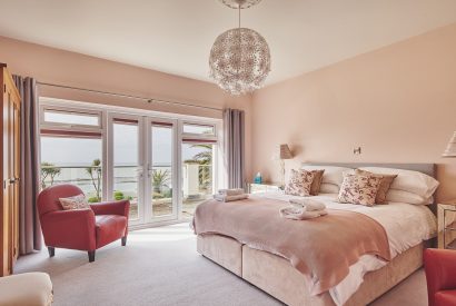 A bedroom at Beach Manor, West Sussex