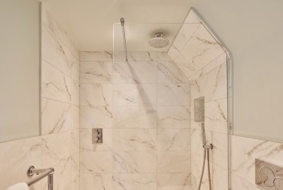 A bathroom at Beach Manor, West Sussex