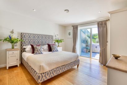 A bedroom at Serenity Retreat, Devon