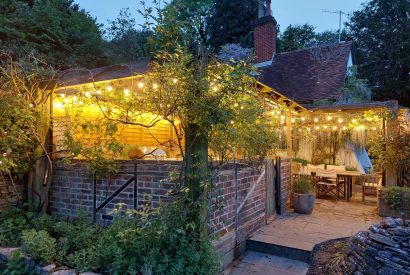 The outdoor entertaining space at Hamble Riverside Cottage, Old Bursledon, Hampshire