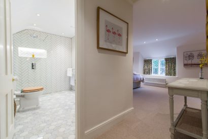 En-suite bathroom at Hawthorn Farmhouse, Somerset