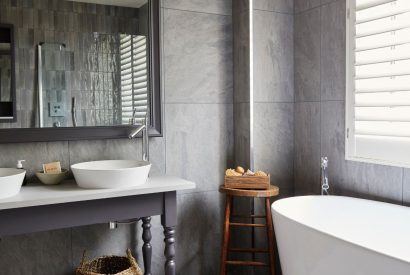 The bathroom at Alder Grand Suite, Cotswolds