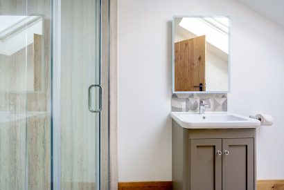 A bathroom at Ty Alwyn, Llyn Peninsula