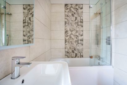 A bathroom at Ty Alwyn, Llyn Peninsula