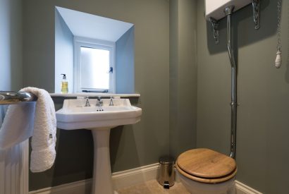 A bathroom at The Thatched Cottage, Somerset