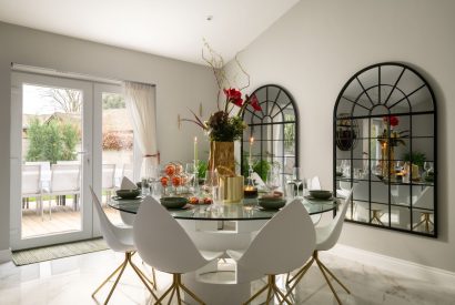 dining room at Sunset Retreat, Kent