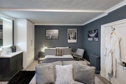 A double bedroom at Wye Valley Manor, Ross on Wye