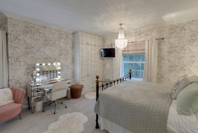 A double bedroom at Wye Valley Manor, Ross on Wye