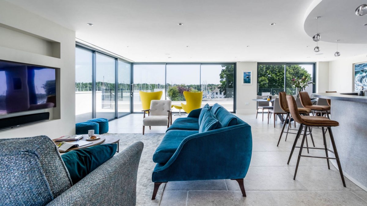 The living area at Skippers Retreat, Hamble