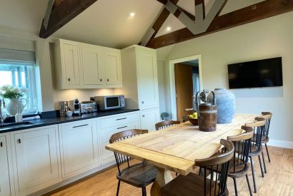 The kitchen-diner at Wheatsheaf Barn, Hampshire 