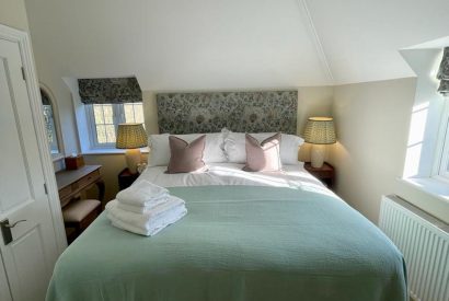 A double bedroom at Ridgebrook Cottage, Hampshire