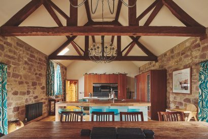 The kitchen and dining area at Woodpecker Loft, Peak District