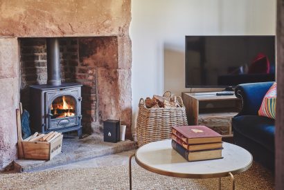 snug2 - Lakeside Cottage - Cheshire cottages