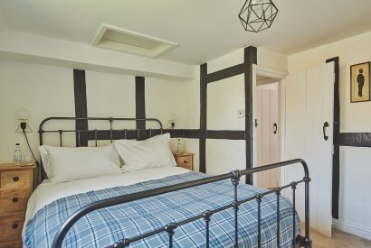bedroom2 - Lakeside Cottage - Cheshire cottages