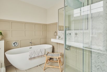 A bathroom at Coastal Manor Retreat, Hampshire