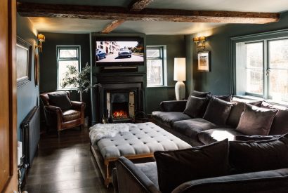 The living room at The Farmstay, Hampshire