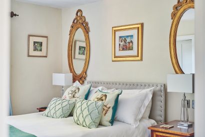 A bedroom at Roupel Hall, Devon